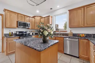 9905 Cardinal Street NW, Albuquerque, NM 87114 