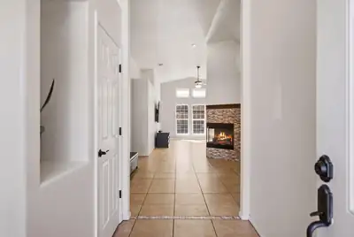 10259 Country Meadows Drive NW, Albuquerque, NM 87114 
