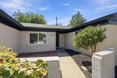 11224 Nassau Drive NE, Albuquerque, NM 87111 
