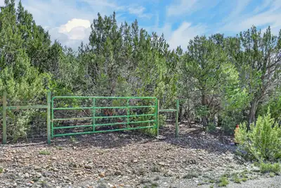 40 Alta Vista Road, Tijeras, NM 87059 