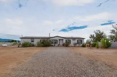 166 High Mesa Road, Los Lunas, NM 87031 