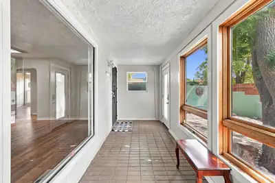 2723 Hyder Avenue SE, Albuquerque, NM 87106 