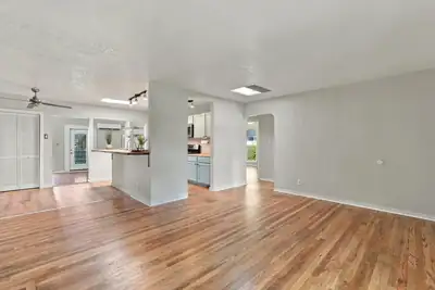 2723 Hyder Avenue SE, Albuquerque, NM 87106 