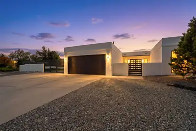 5605 Cactus Flower Drive NW, Albuquerque