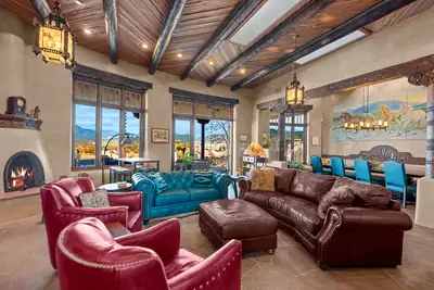 47 State Road 382, Ranchos de Taos, NM 87557 