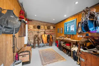 47 State Road 382, Ranchos de Taos, NM 87557 