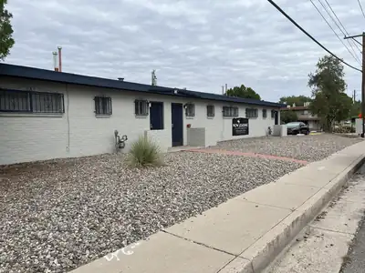 3434-3438 Thaxton Avenue SE, Albuquerque