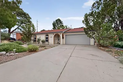 3532 Haines Avenue NE, Albuquerque, NM 87106 