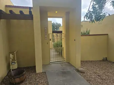 10312 Camino Del Oso NE, Albuquerque, NM 87111 