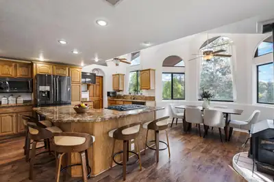 4 Cirquela Road, Cedar Crest, NM 87008 