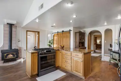 4 Cirquela Road, Cedar Crest, NM 87008 