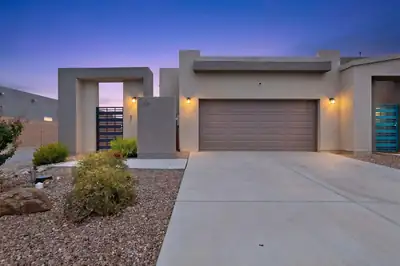1318 Tierra Verde Loop NW, Los Lunas