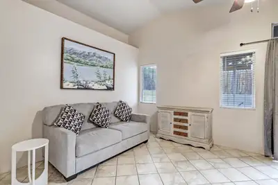6109 Cyonus Avenue NW, Albuquerque, NM 87114 