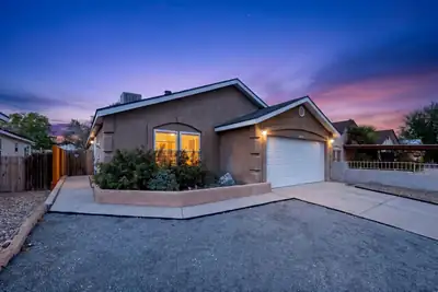 8905 Odin Road SW, Albuquerque, NM 87121 