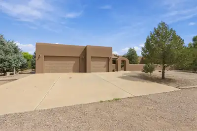 35 Berry Hill Farms Road, Los Lunas, NM 87031 