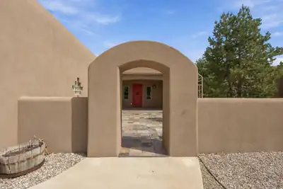35 Berry Hill Farms Road, Los Lunas, NM 87031 