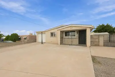 317 64th Street SW, Albuquerque, NM 87121 