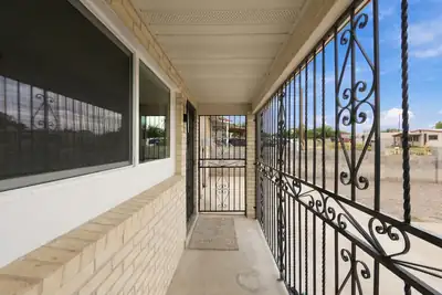 317 64th Street SW, Albuquerque, NM 87121 