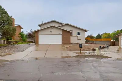 13800 Paseo Vista NE, Albuquerque, NM 87123 