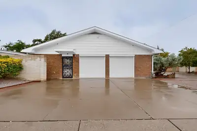 4716 Mountain Road NE, Albuquerque, NM 87110 