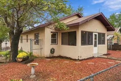 923 Arno Street SE, Albuquerque, NM 87102 
