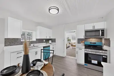 2327 William Street SE, Albuquerque, NM 87102 