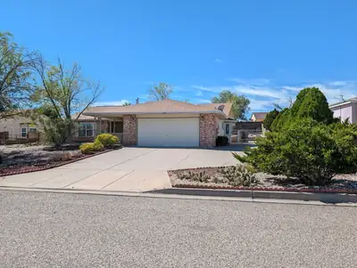 2595 Shavano Peak Drive NE, Rio Rancho