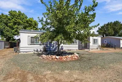 3033 Dona Juanita Drive SW, Albuquerque, NM 87121 