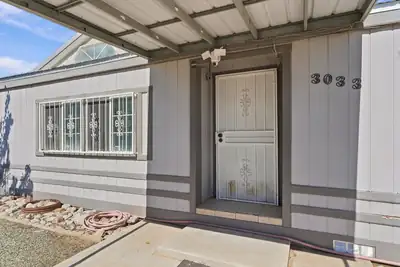 3033 Dona Juanita Drive SW, Albuquerque, NM 87121 