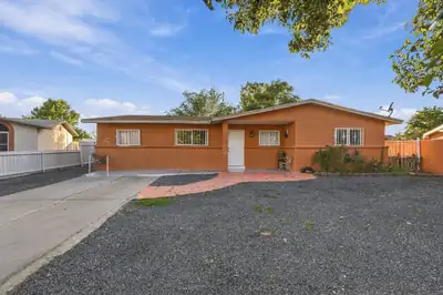 4633 Spring Valley Circle SW, Albuquerque