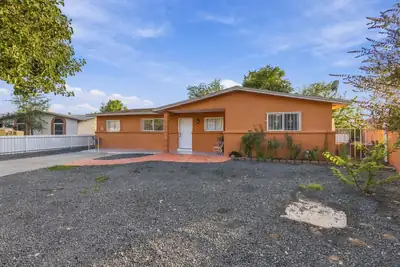 4633 Spring Valley Circle SW, Albuquerque, NM 87105 