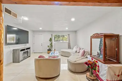 4633 Spring Valley Circle SW, Albuquerque, NM 87105 