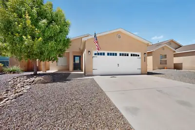 840 FIREWHEEL Loop SW, Los Lunas, NM 87031 