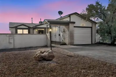 372 Pearl Drive NE, Rio Rancho