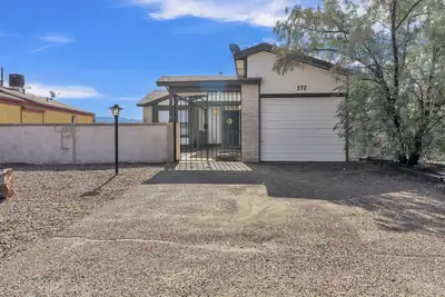 372 Pearl Drive NE, Rio Rancho, NM 87124 
