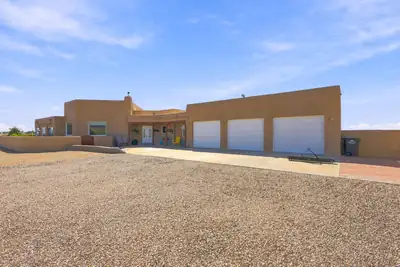 7 Lavar Loop, Belen