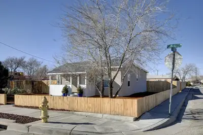 1325 8th Street NW, Albuquerque, NM 87102 