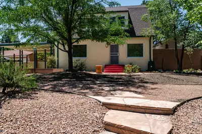 1309 Ridgecrest Drive SE, Albuquerque