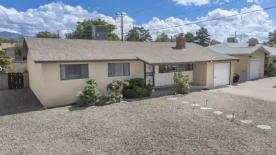 2806 Palomas Drive NE, Albuquerque, NM 87110 