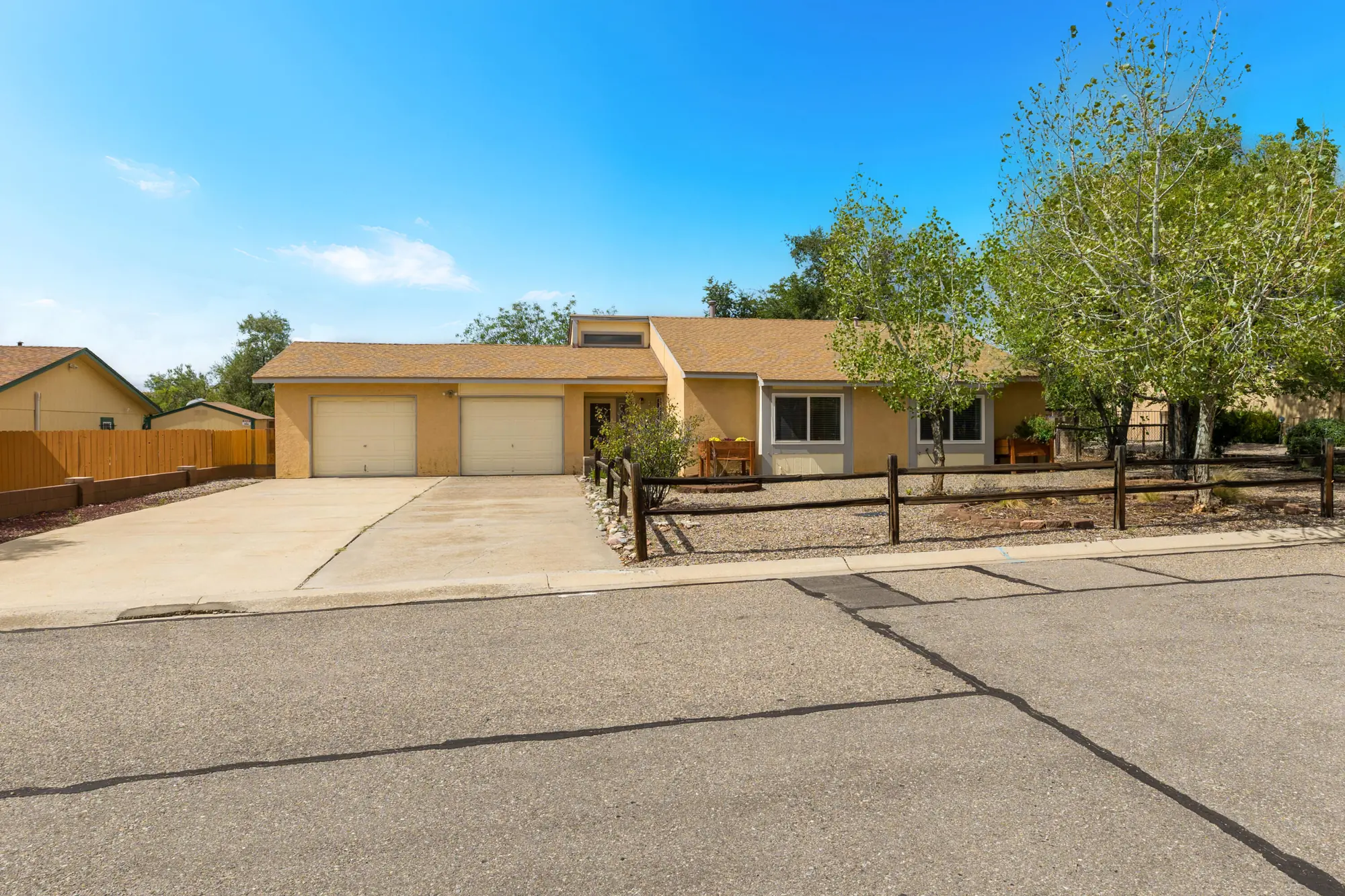 749 Littler Drive SE, Rio Rancho, NM 87124