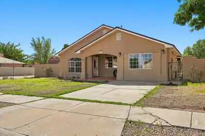 800 Sean Avenue, Socorro