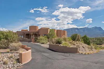 2 Lees Road, Placitas