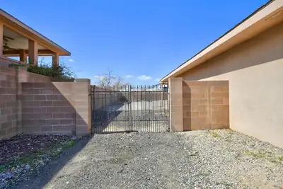 2636 Sandia Loop NE, Rio Rancho, NM 87144 