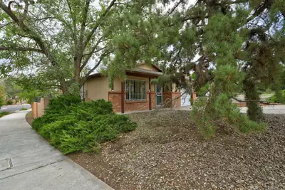300 Aliso Drive SE, Albuquerque, NM 87108 