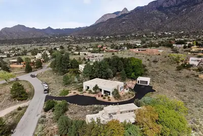 655 Roadrunner Lane NE, Albuquerque, NM 87122 