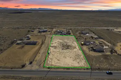 98 Van Camp Boulevard, Los Lunas