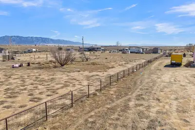98 Van Camp Boulevard, Los Lunas, NM 87031 