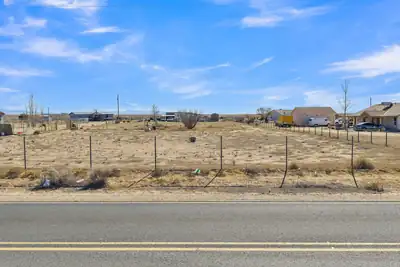 98 Van Camp Boulevard, Los Lunas, NM 87031 
