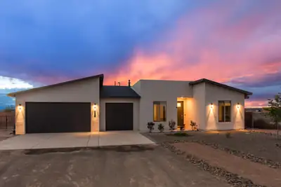 609 2nd Street NE, Rio Rancho, NM 87124 