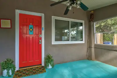 615 Edith Boulevard SE, Albuquerque, NM 87102 